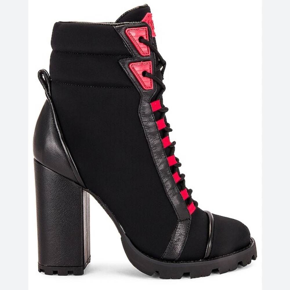 SCHULTZ ZHARA LACE UP BOOT. NIB. 7.5 SIZE.
